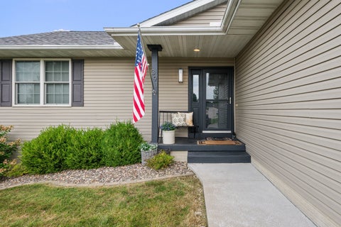Tiny photo for 391 N 8th Street, LeClaire, IA 52753 (MLS # 12750674)