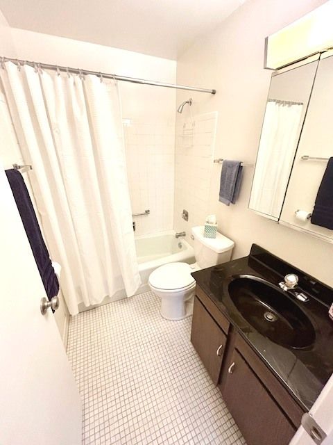 Tiny photo for 709 W Central Road #C5, Mount Prospect, IL 60056 (MLS # 12511941)