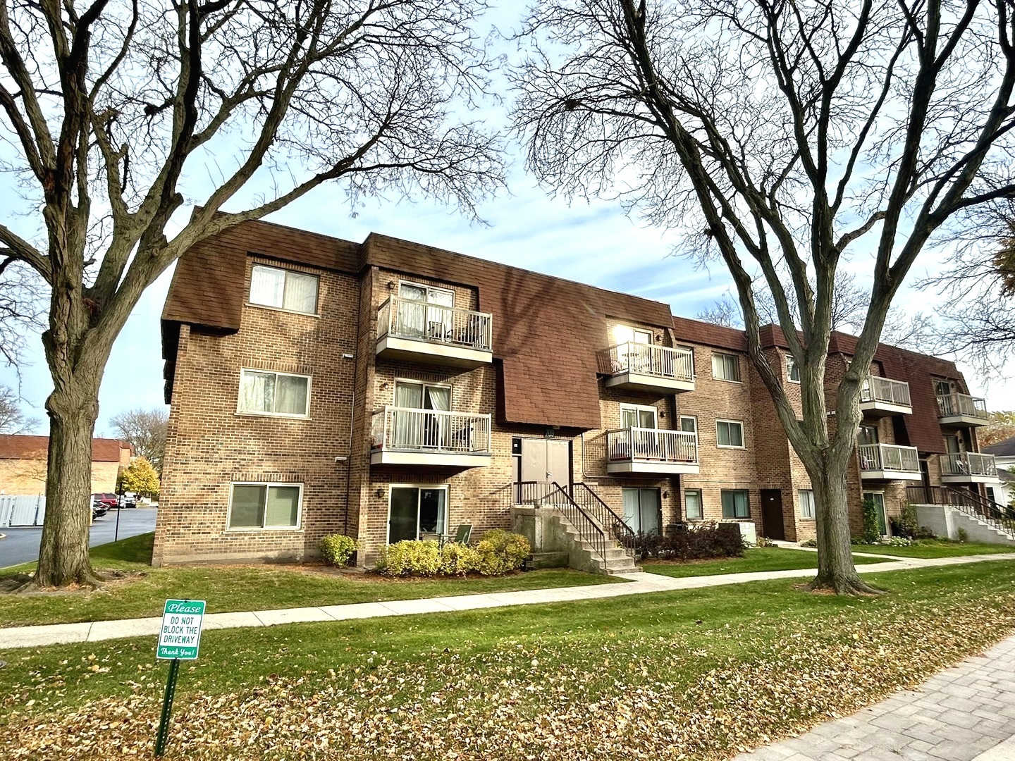 709 W Central Road C5