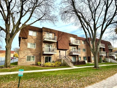 Tiny photo for 709 W Central Road #C5, Mount Prospect, IL 60056 (MLS # 12511941)
