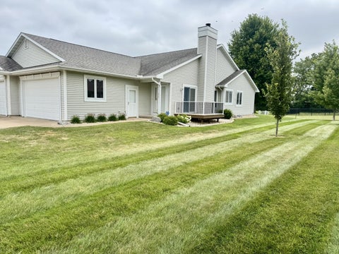 Photo of 636 26th Street, Peru, IL 61354 (MLS # 12716277)