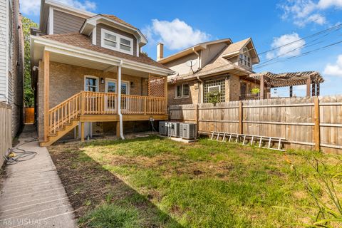 Tiny photo for 5841 N MEDINA Avenue, Chicago, IL 60646 (MLS # 12486599)