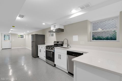 Tiny photo for 5841 N MEDINA Avenue, Chicago, IL 60646 (MLS # 12486599)