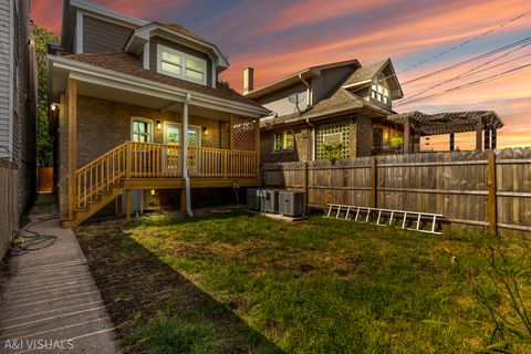 Tiny photo for 5841 N MEDINA Avenue, Chicago, IL 60646 (MLS # 12486599)