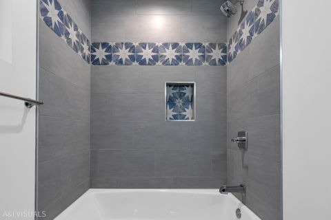 Tiny photo for 5841 N MEDINA Avenue, Chicago, IL 60646 (MLS # 12486599)