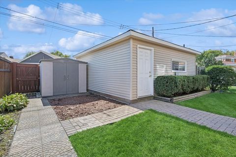 Tiny photo for 7725 W Myrtle Avenue, Chicago, IL 60631 (MLS # 12489860)