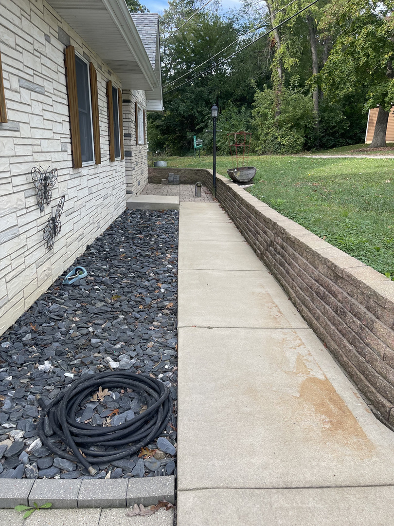 38871 N LAKEVIEW Avenue