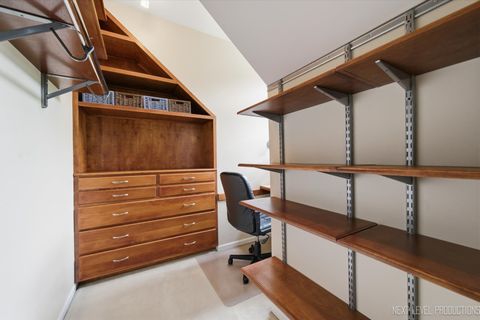 Tiny photo for 1005 Stonehedge Road, St. Charles, IL 60174 (MLS # 12612376)