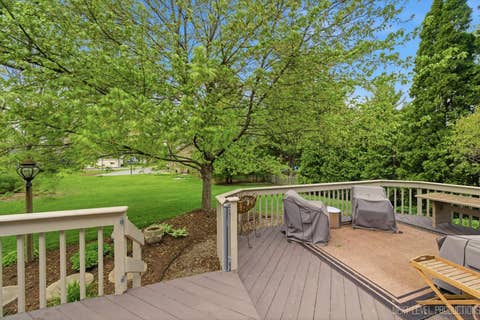 Tiny photo for 1005 Stonehedge Road, St. Charles, IL 60174 (MLS # 12612376)