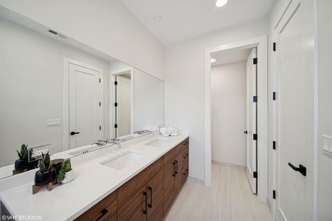 Tiny photo for 965 E 62nd Street #1, Chicago, IL 60637 (MLS # 12367021)