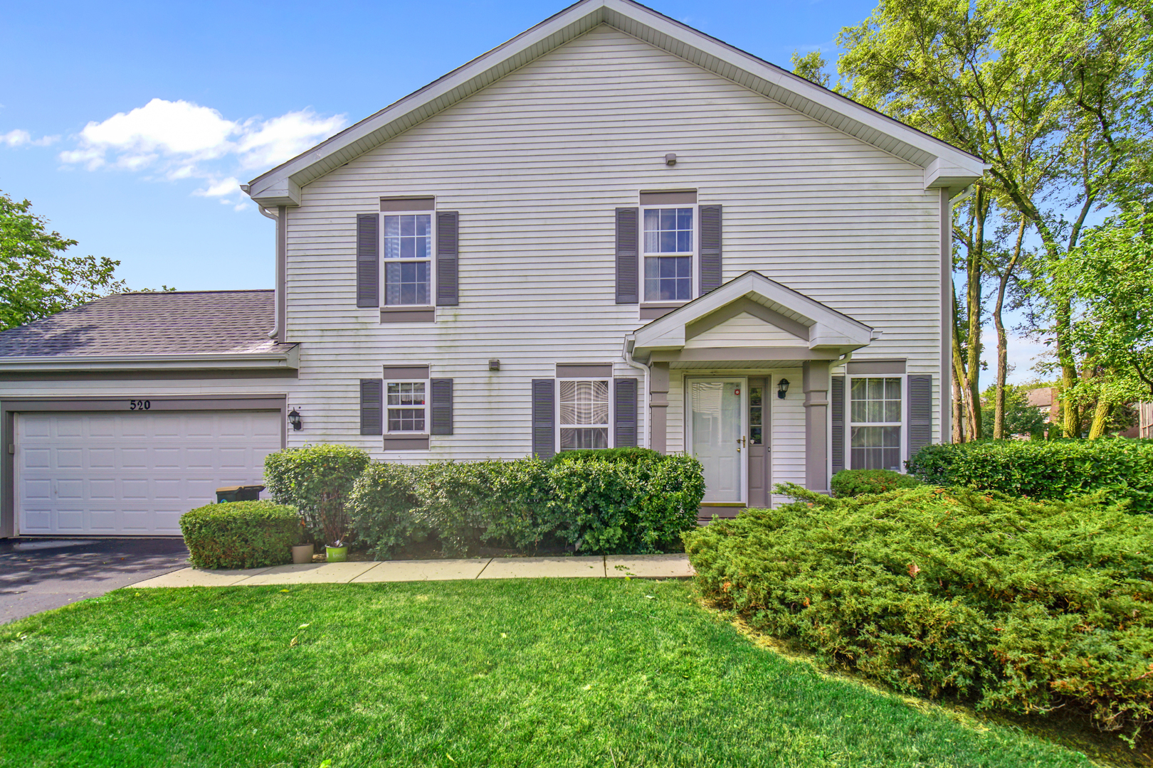 Photo 1 of 22 — 520 Jennifer Circle, Mundelein, IL 60060