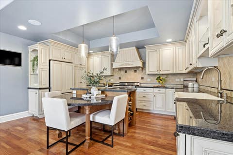Tiny photo for 801 N MADISON Street, Hinsdale, IL 60521 (MLS # 12704433)