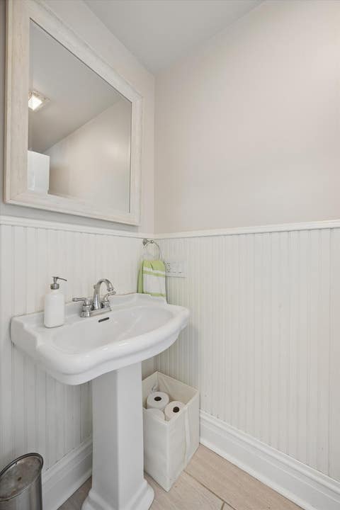 Tiny photo for 801 N MADISON Street, Hinsdale, IL 60521 (MLS # 12704433)
