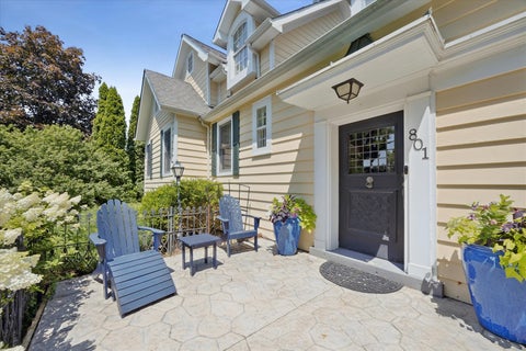 Tiny photo for 801 N MADISON Street, Hinsdale, IL 60521 (MLS # 12704433)