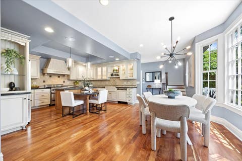 Tiny photo for 801 N MADISON Street, Hinsdale, IL 60521 (MLS # 12704433)