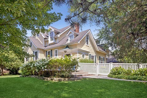 Photo of 801 N MADISON Street, Hinsdale, IL 60521 (MLS # 12704433)