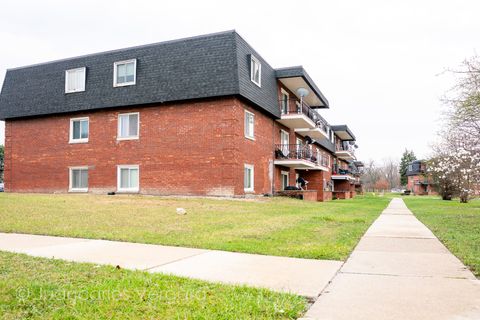 Tiny photo for 17004 Novak Drive #T104, Hazel Crest, IL 60429 (MLS # 12614056)