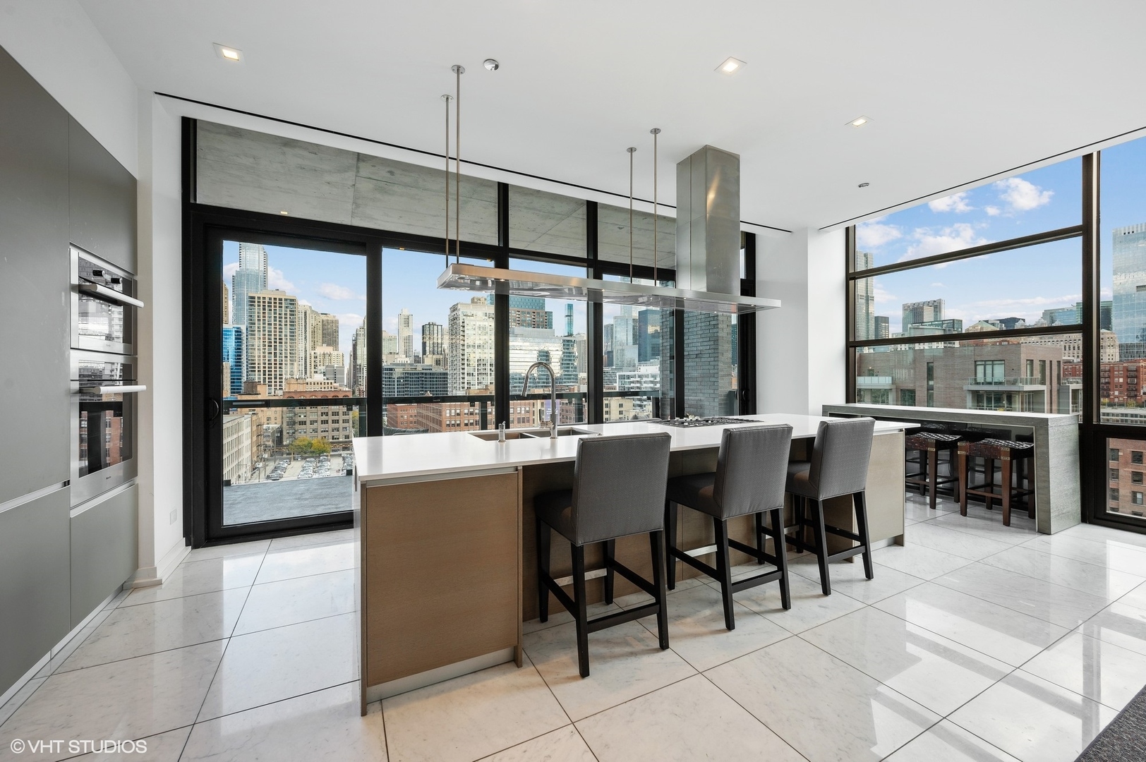 400 W HURON Street 1001