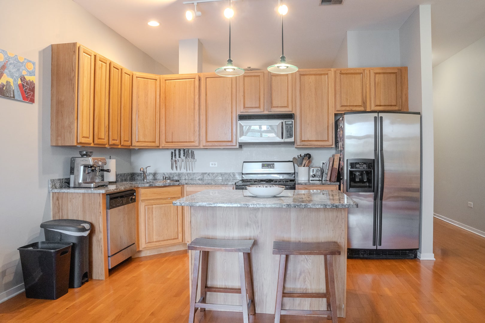 2915 N CLYBOURN Avenue 214