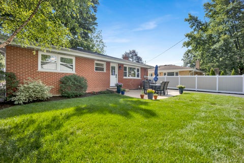 Tiny photo for 528 Kipling Court, Wheaton, IL 60187 (MLS # 12713529)