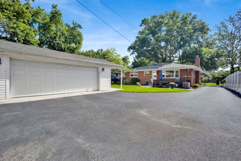 Tiny photo for 528 Kipling Court, Wheaton, IL 60187 (MLS # 12713529)