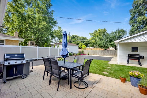 Tiny photo for 528 Kipling Court, Wheaton, IL 60187 (MLS # 12713529)