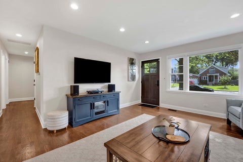 Tiny photo for 528 Kipling Court, Wheaton, IL 60187 (MLS # 12713529)