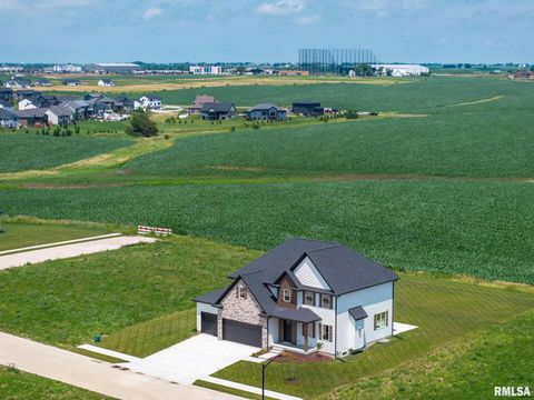 Tiny photo for 6654 Meghan Avenue, Bettendorf, IA 52722 (MLS # QC4263749)