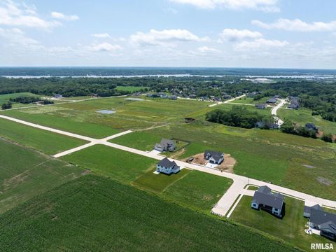 Tiny photo for 6654 Meghan Avenue, Bettendorf, IA 52722 (MLS # QC4263749)