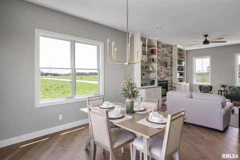 Tiny photo for 6654 Meghan Avenue, Bettendorf, IA 52722 (MLS # QC4263749)