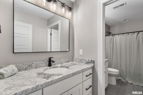 Tiny photo for 6654 Meghan Avenue, Bettendorf, IA 52722 (MLS # QC4263749)