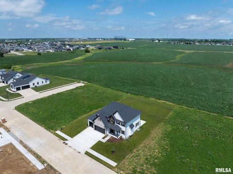 Tiny photo for 6654 Meghan Avenue, Bettendorf, IA 52722 (MLS # QC4263749)