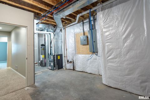 Tiny photo for 6654 Meghan Avenue, Bettendorf, IA 52722 (MLS # QC4263749)