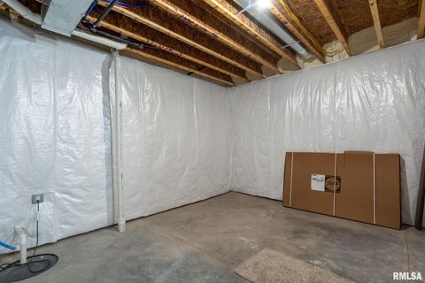 Tiny photo for 6654 Meghan Avenue, Bettendorf, IA 52722 (MLS # QC4263749)