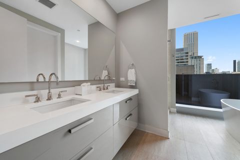 Tiny photo for 403 N Wabash Avenue #8A, Chicago, IL 60611 (MLS # 12425994)
