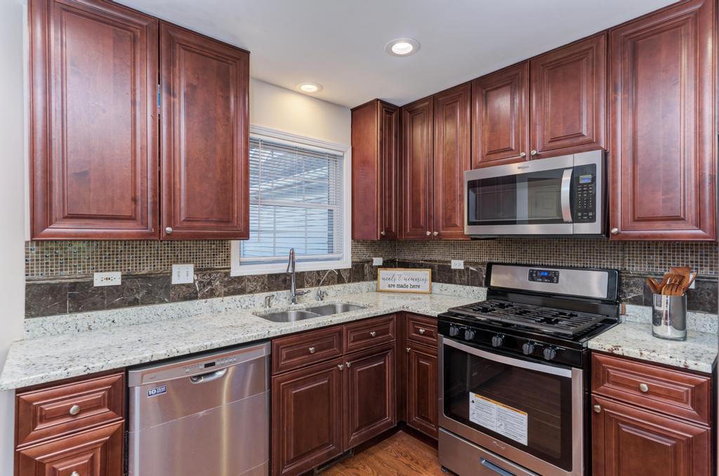 1679 W Ethans Glen Drive