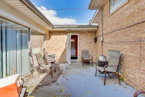 Tiny photo for 8622 S Michigan Avenue, Chicago, IL 60619 (MLS # 12472404)