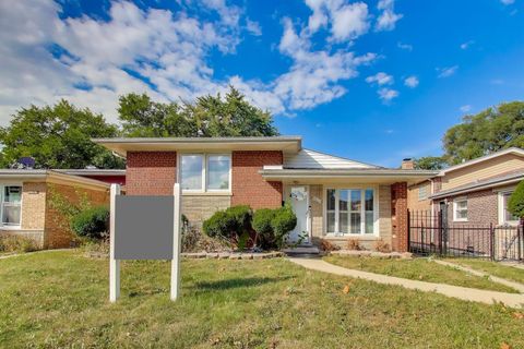 Photo of 8622 S Michigan Avenue, Chicago, IL 60619 (MLS # 12472404)