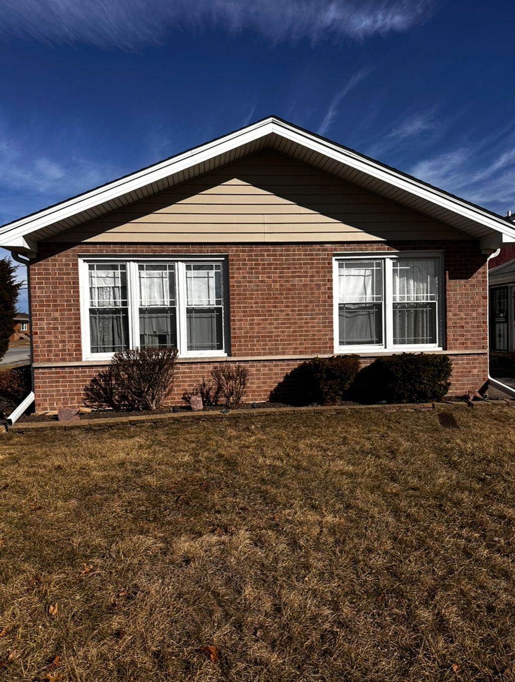 listing image 0