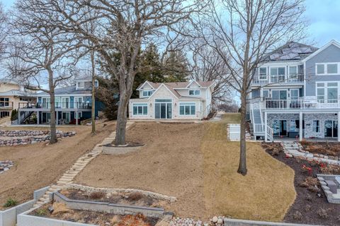 1590 Lake Holiday Drive Lake Holiday IL 60548