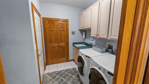 Tiny photo for 2506 Royal St Georges Court, St. Charles, IL 60174 (MLS # 12734658)