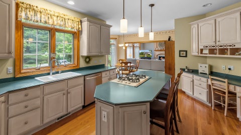Tiny photo for 2506 Royal St Georges Court, St. Charles, IL 60174 (MLS # 12734658)