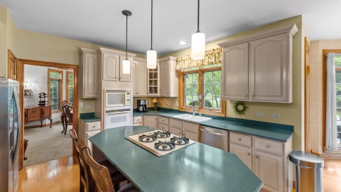 Tiny photo for 2506 Royal St Georges Court, St. Charles, IL 60174 (MLS # 12734658)