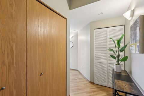 Tiny photo for 515 Main Street #709, Evanston, IL 60202 (MLS # 12475381)