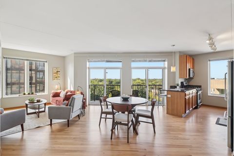 Tiny photo for 515 Main Street #709, Evanston, IL 60202 (MLS # 12475381)