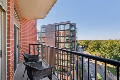 Tiny photo for 515 Main Street #709, Evanston, IL 60202 (MLS # 12475381)