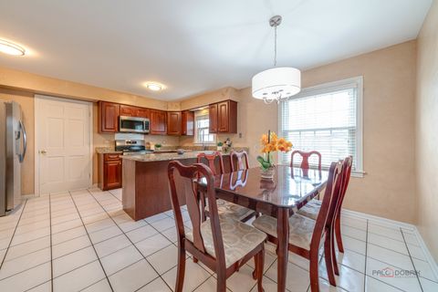Tiny photo for 620 W Peregrine Drive, Palatine, IL 60067 (MLS # 12608820)