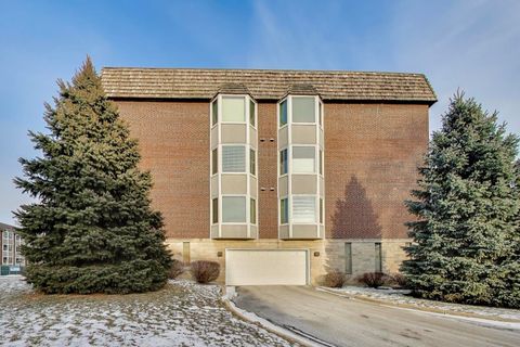 Tiny photo for 201 Thames Parkway #2K, Park Ridge, IL 60068 (MLS # 12546978)