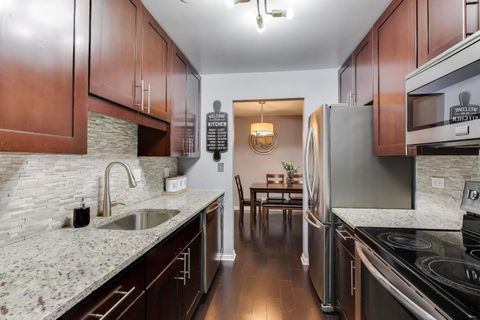 Tiny photo for 201 Thames Parkway #2K, Park Ridge, IL 60068 (MLS # 12546978)