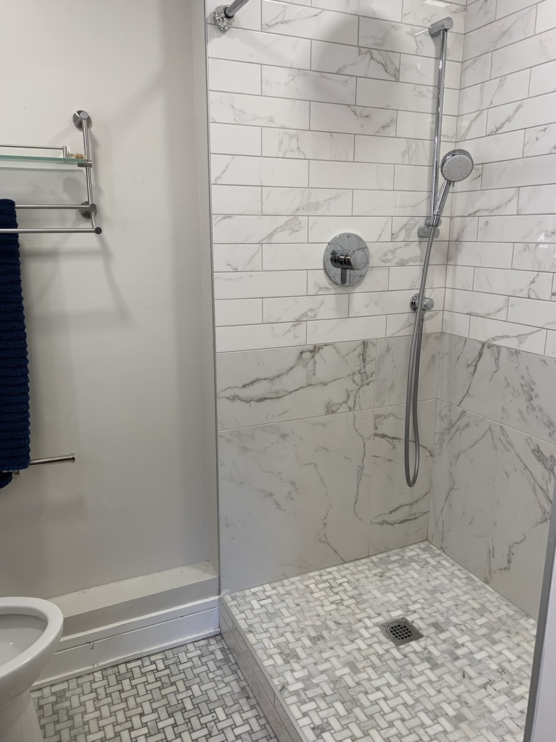 5050 S East End Avenue 1E